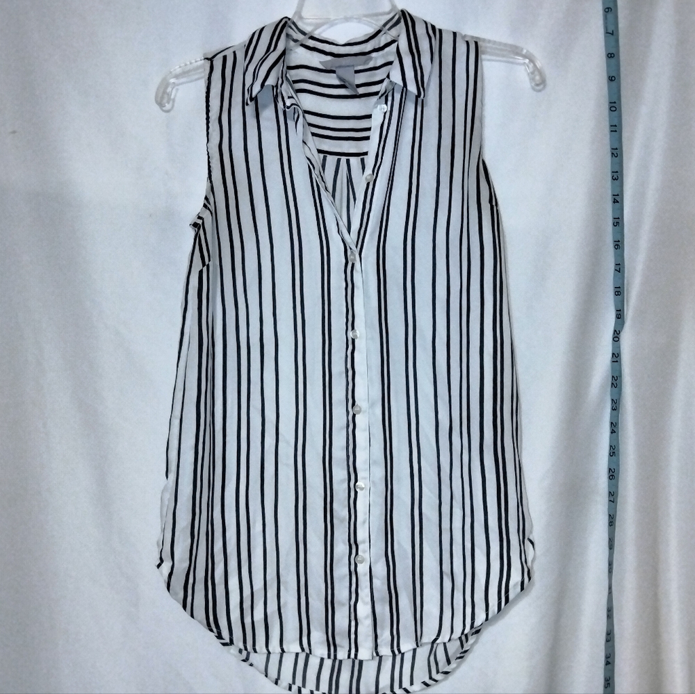 *2/$10*H&M sz 4 black and white dressy sleeveless button down